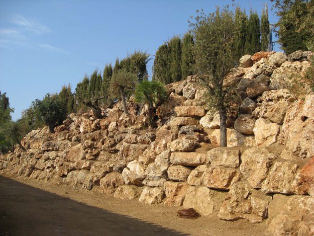 muro piedras rocallas