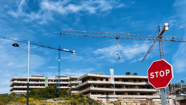 obra construcción en Estepona